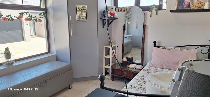 2 Bedroom Property for Sale in Reebok Western Cape